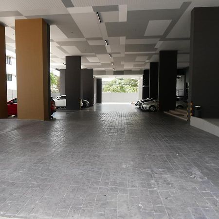 Aeras - The Ultimate Beachfront Experience Jomtien Beach Exterior foto