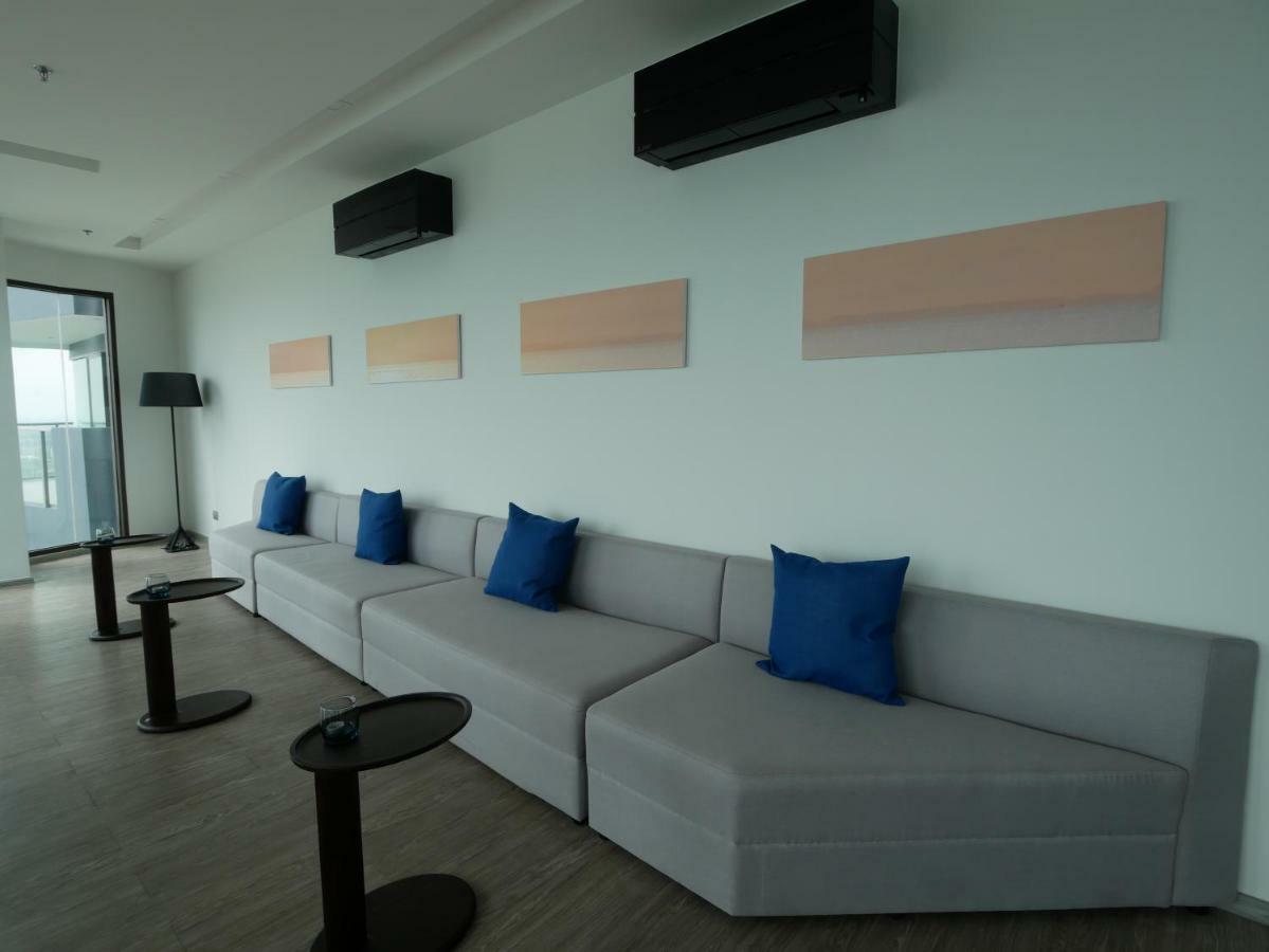 Aeras - The Ultimate Beachfront Experience Jomtien Beach Exterior foto