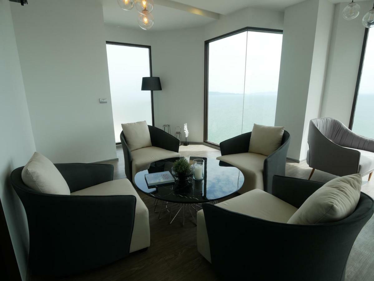 Aeras - The Ultimate Beachfront Experience Jomtien Beach Exterior foto