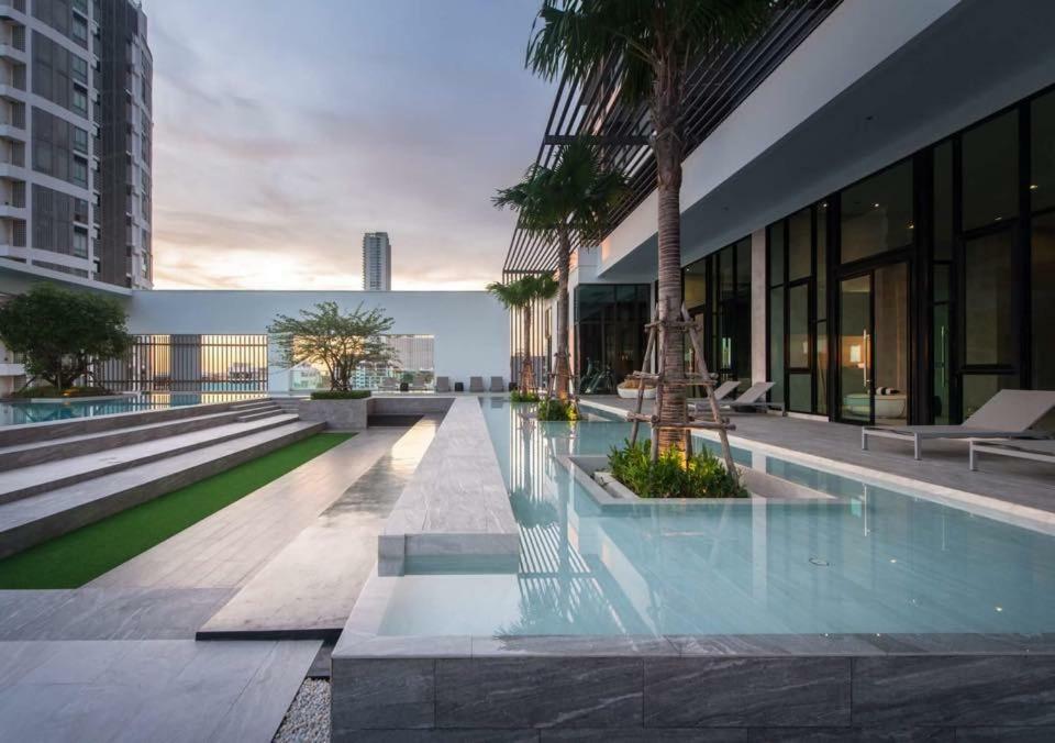 Aeras - The Ultimate Beachfront Experience Jomtien Beach Exterior foto